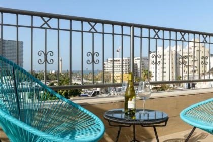 LuKa 15 - By Beach Apartments TLV - image 20