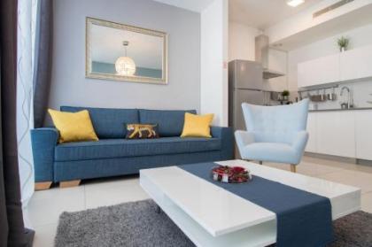 SweetHome26 Luxury Apt close to the Beach & Free Parking - image 1