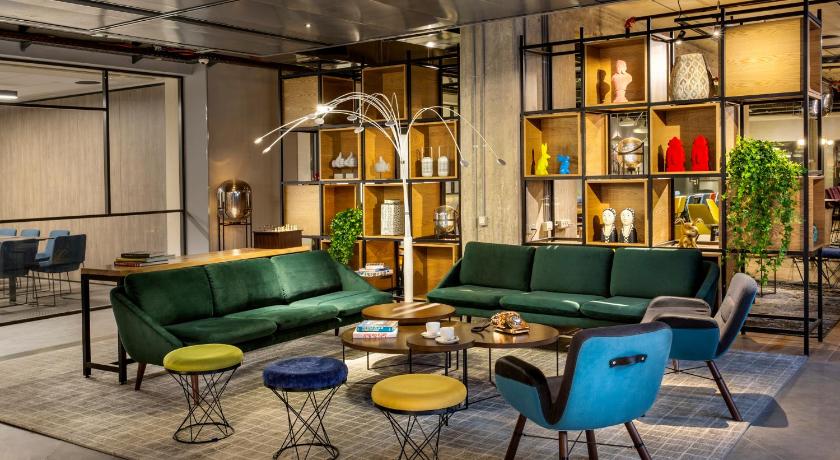 Link Hotel & Hub - image 2