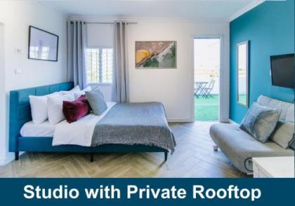 Beta Studios ApartHotel - image 1