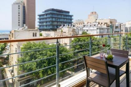 Beach & City Center Apt by FeelHome - image 1