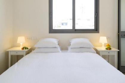 Beach & City Center Apt by FeelHome - image 16