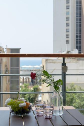 Beach & City Center Apt by FeelHome - image 2