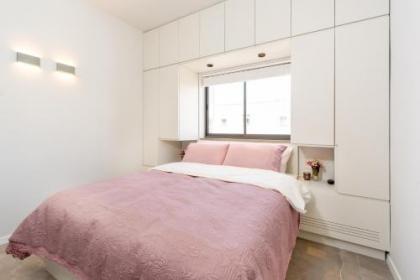 Beautiful City Apt w/Balcony by Sea N' Rent - image 20