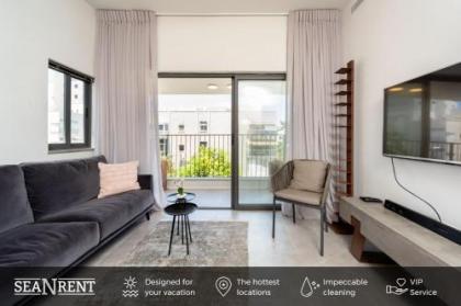 Beautiful City Apt w/Balcony by Sea N' Rent - image 5