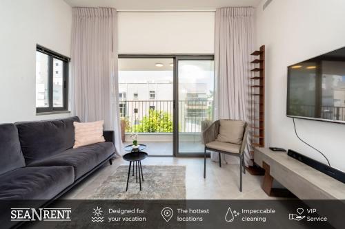 Beautiful City Apt w/Balcony by Sea N' Rent - image 5