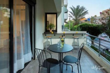 Loftstyle Beach in Gordon ByHolyguest - image 4