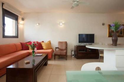 Cosy 1BR near Beach by FeelHome - image 11