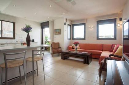 Cosy 1BR near Beach by FeelHome - image 5
