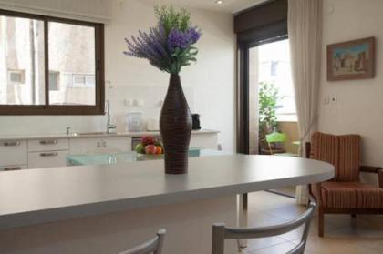 Cosy 1BR near Beach by FeelHome - image 7