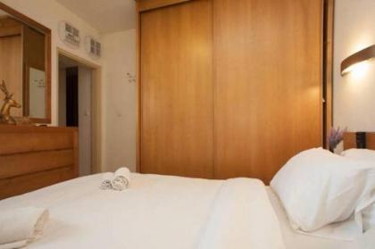 Cosy 1BR near Beach by FeelHome - image 9