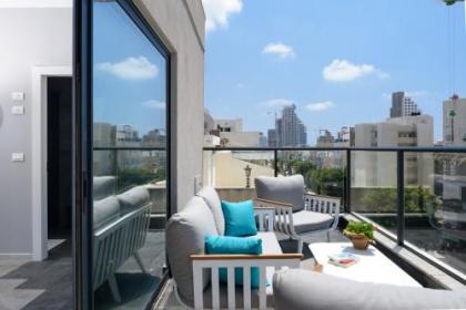 The Roof - By Sea Land Suites - image 1