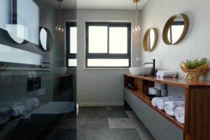 The Roof - By Sea Land Suites - image 4