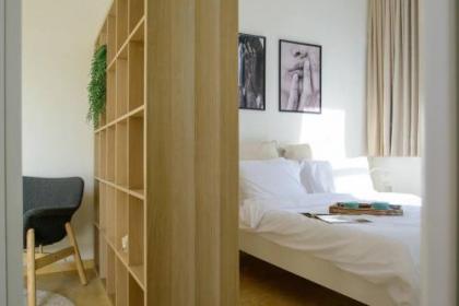 Bright and spacious loft by the sea with Bomb Shelter - image 4