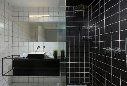 Modern 3BR in Druyanov by HolyGuest - image 4