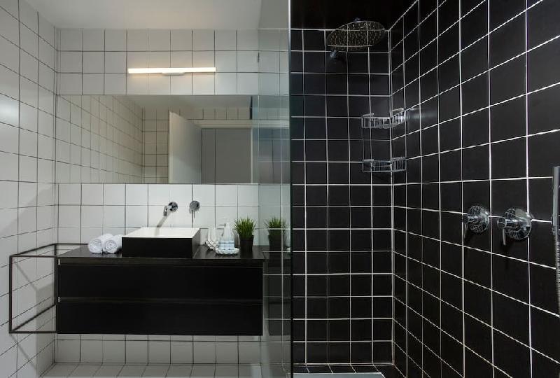 Modern 3BR in Druyanov by HolyGuest - image 4