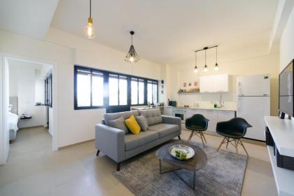 16 HaRakevet Street - By Beach Apartments TLV - image 6