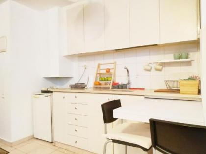 Willy Brandt-Affordable Cute Studio near the beach - image 3