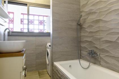 6 Ben Azariah - By Beach Apartments TLV - image 12