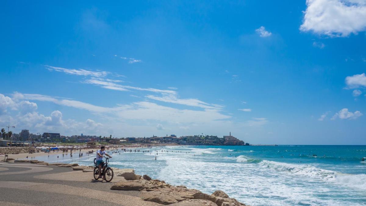 6 Ben Azariah - By Beach Apartments TLV - image 3