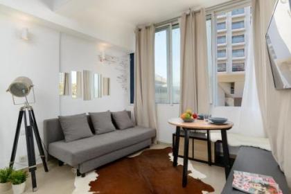 Sea View Designed Studio Apartment in Front of Hilton TLV - image 3