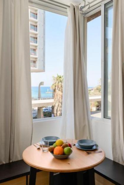 Sea View Designed Studio Apartment in Front of Hilton TLV - image 7