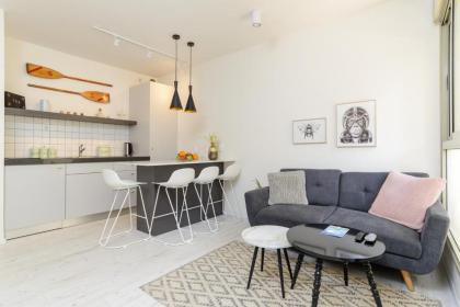 6 Tankhum - By Beach Apartments TLV - image 3