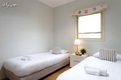 Clear 3BR near Bograshov by HolyGuest - image 2