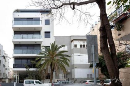 White House 3BR in Gordon Beach by HolyGuest - image 11