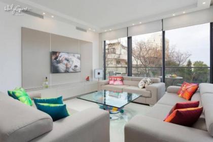 White House 3BR in Gordon Beach by HolyGuest - image 2