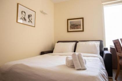 Amazing 3BR Spacious With Balcony 8th Floor - image 7