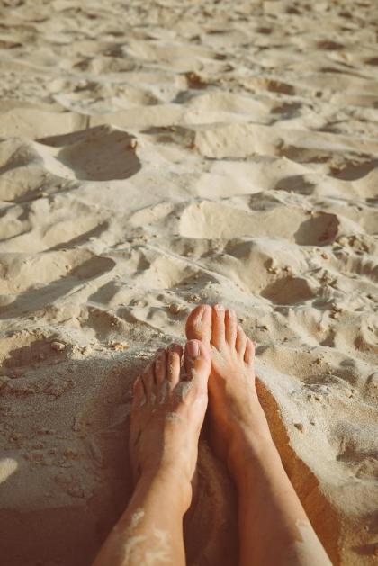 Sunny Clean & PRIVATE studio // 2min to the BEACH - image 4