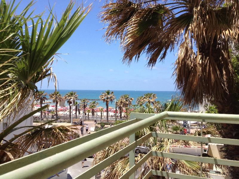 Luxury Sea View Apartment - main image