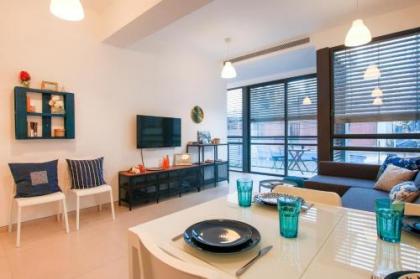 Trendy with balcony on Sheinkin by FeelHome - image 4