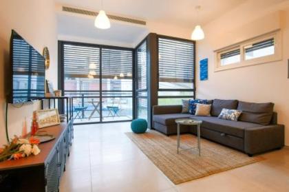 Trendy with balcony on Sheinkin by FeelHome - image 5