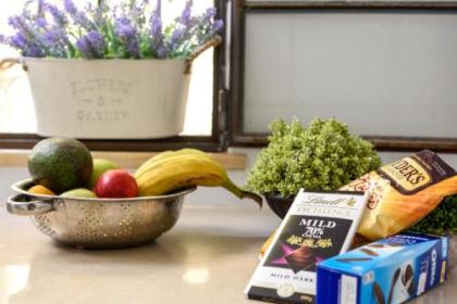 Sea Breeze Garden Apt 4 mins to the Beach by Sea N' Rent - image 17