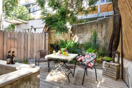 Sea Breeze Garden Apt 4 mins to the Beach by Sea N' Rent - image 2