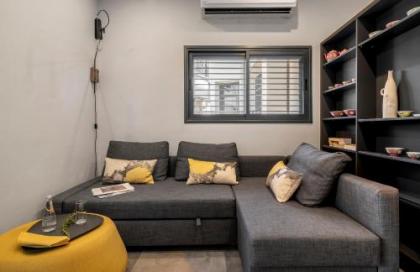 Stylish Studio City Apt w Private Balcony by Sea N' Rent - image 11
