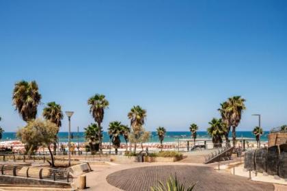 Stylish Studio City Apt w Private Balcony by Sea N' Rent - image 17
