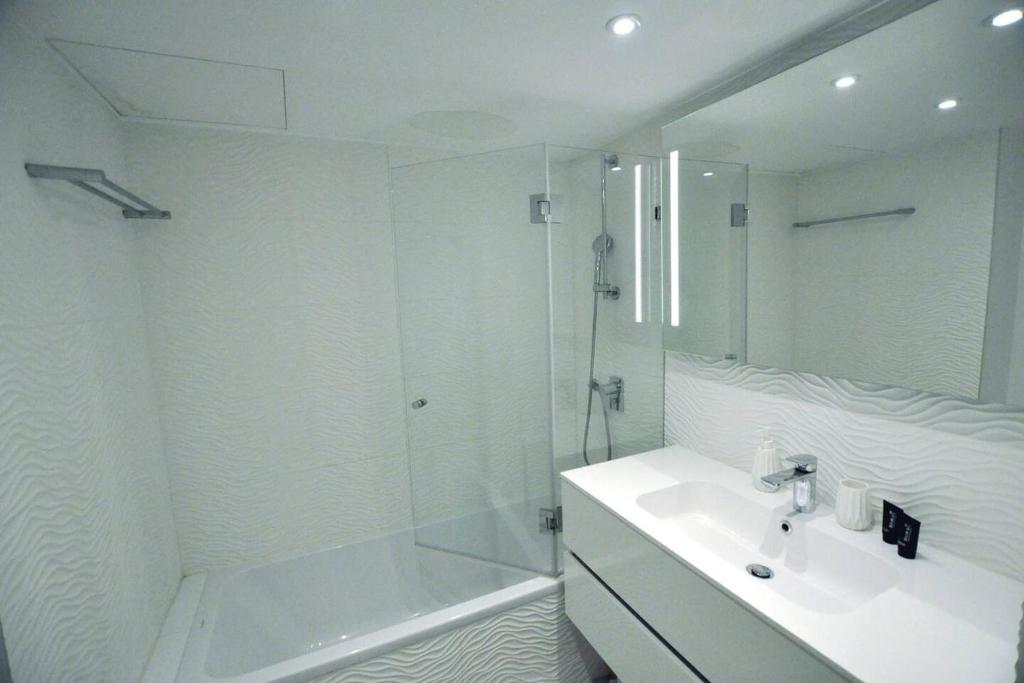 Unique 3 Bdr Penthouse Sea View Florentine #TL48 - image 5