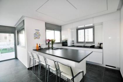 Unique 3 Bdr Penthouse Sea View Florentine #TL48 - image 7