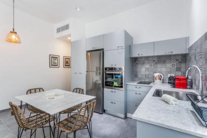 Trust Inn - Lovely 1BDR with Balcony in Sheinkin - image 10