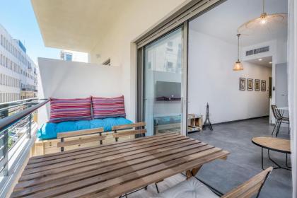 Trust Inn - Lovely 1BDR with Balcony in Sheinkin - image 11