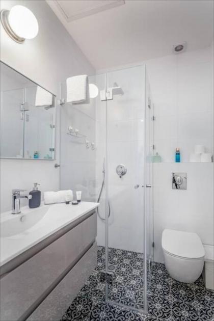 Trust Inn - Lovely 1BDR with Balcony in Sheinkin - image 2