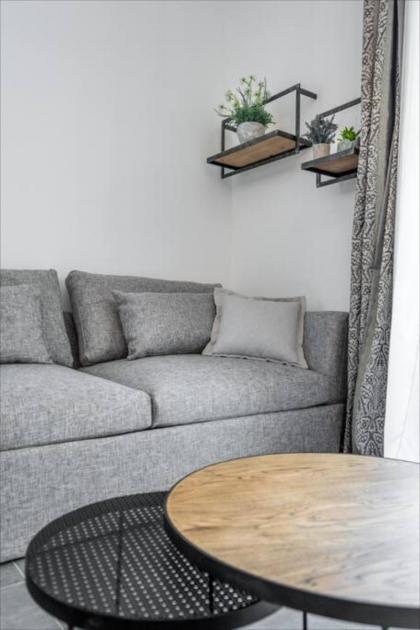 Trust Inn - Lovely 1BDR with Balcony in Sheinkin - image 3