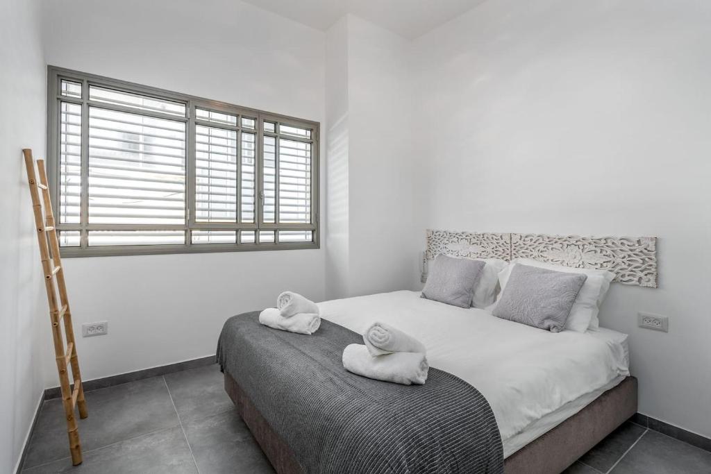 Trust Inn - Lovely 1BDR with Balcony in Sheinkin - image 7