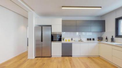 Perfect 4BR in Frishman by HolyGuest - image 17