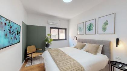 Perfect 4BR in Frishman by HolyGuest - image 19