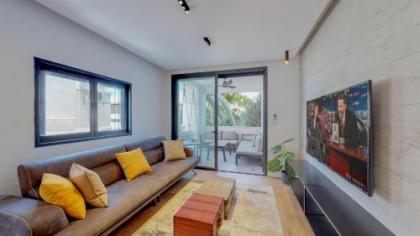 Perfect 4BR in Frishman by HolyGuest - image 2
