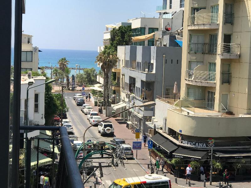 Bugrashov St. 2R with sea view! perfect location! - image 4
